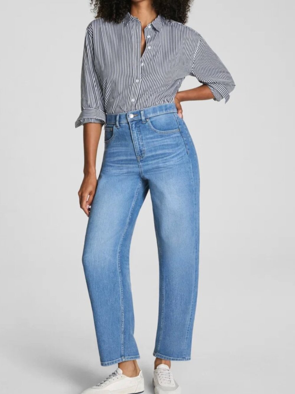 Spanx Spansshape Authentic 360 barrel leg jeans size XS. NWT